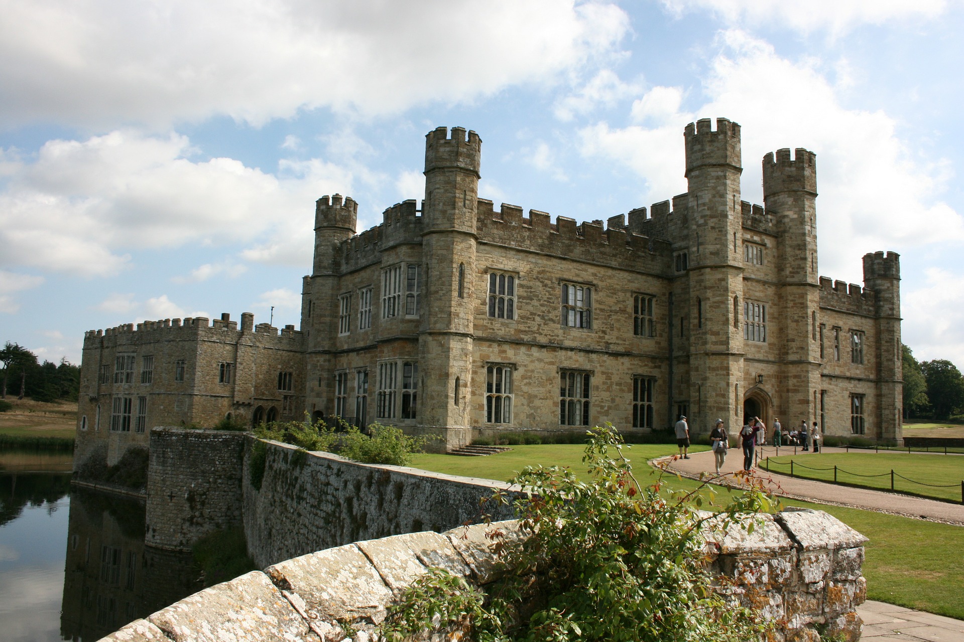 leeds-castle-252438_1920