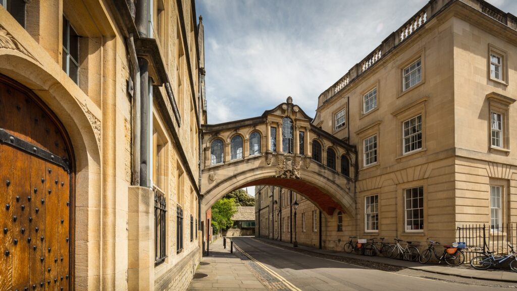 university-of-oxford-3508598_1920
